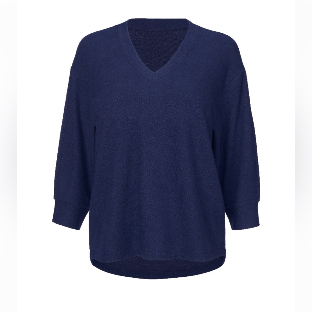 CAbi Cuddle Tee- Sz. S-Fall ‘22 limited release